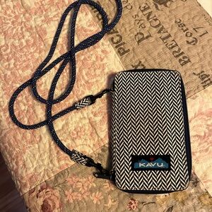 KAVU Go Time Crossbody Navy/White Altec Wallet Bi Fold Herringbone Pattern